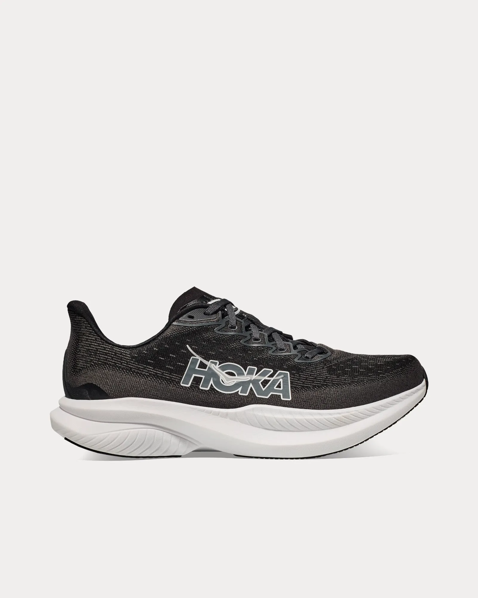 Mach 6 Black / White Running Shoes