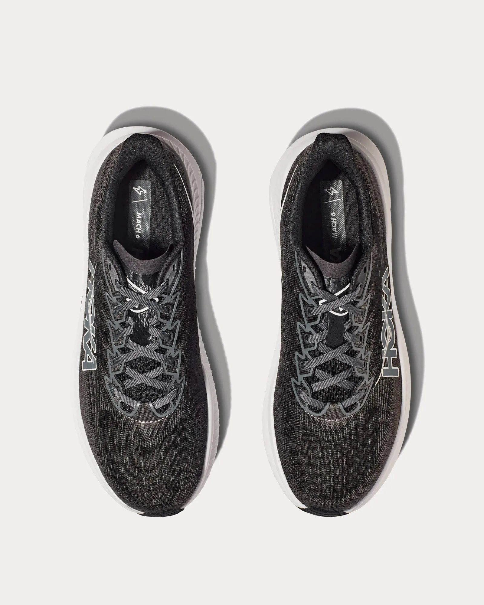 Mach 6 Black / White Running Shoes