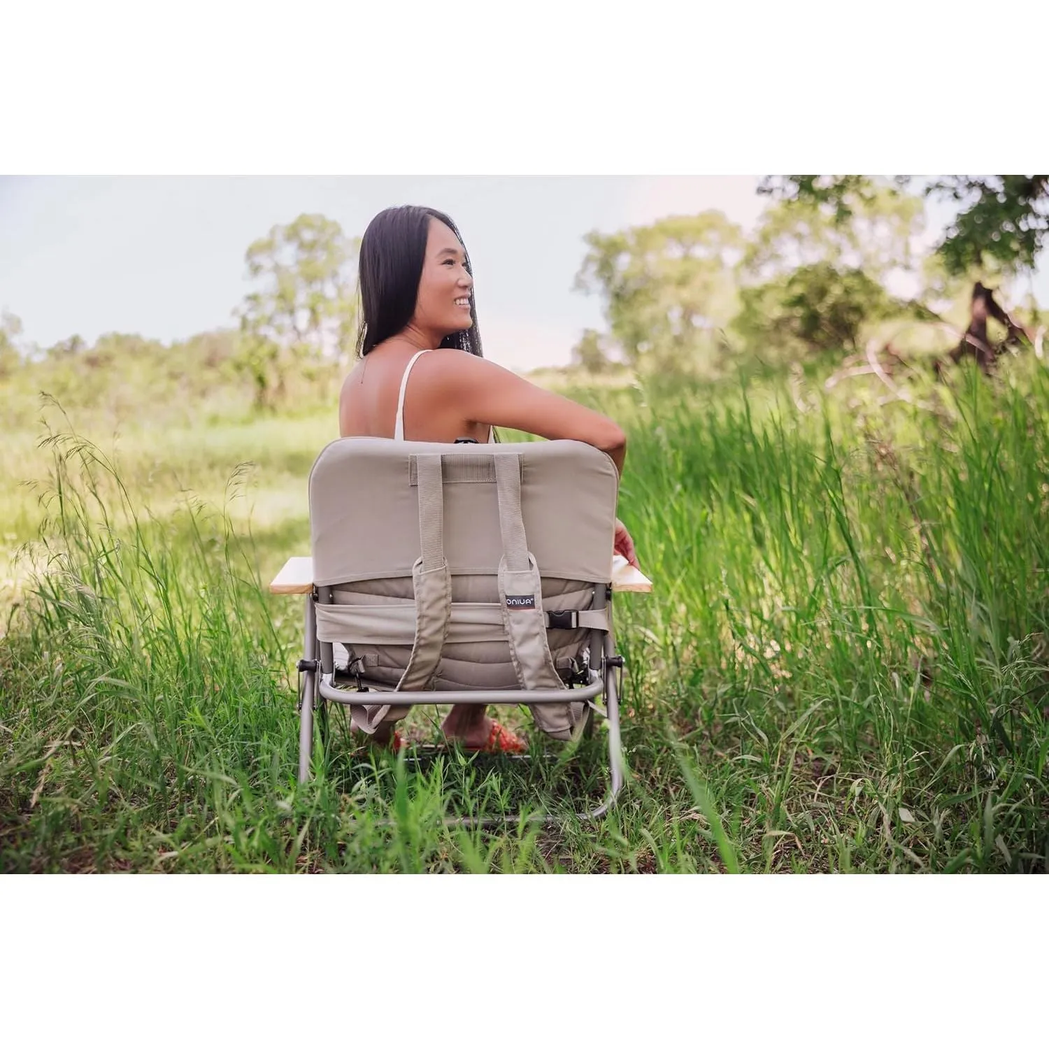ONIVA Descanso Padded Beach Chair